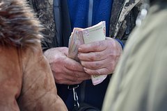 Ущерб от похищенных Украиной пенсий подсчитают
