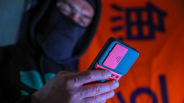 
                    Мошенники стали имитировать свое разоблачение

        