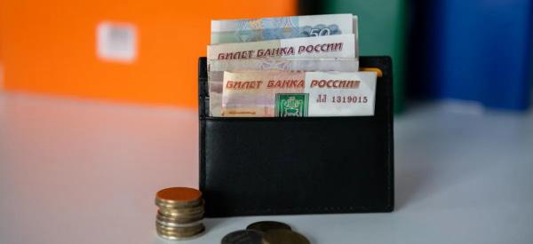 Доллар пошел вверх: как защитить сбережения от ослабления рубля?