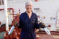 &laquo;Богатая семья сегодня &mdash; это сварщик с супругой-швеей&raquo; Зарплаты рабочих превышают полмиллиона рублей. Почему они так растут?