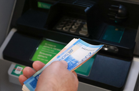 Банки подняли ставки по ипотеке, но не торопятся повышать процент по депозитам