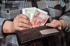 Россиянам пообещали увеличить минимальные зарплаты Россиянам пообещали увеличить минимальные зарплаты