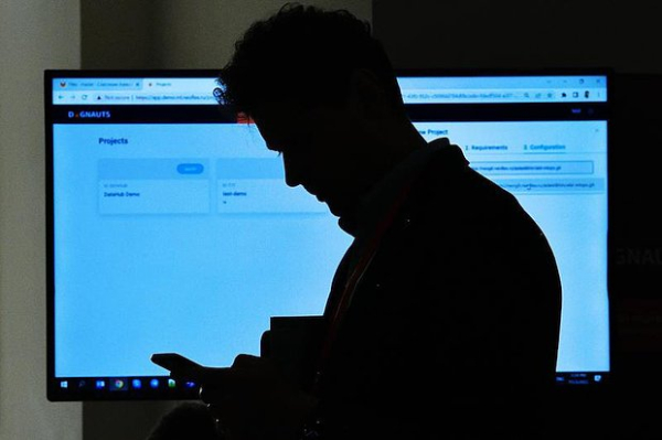 &laquo;Выгоревшие руководители могут уйти в доставку&raquo; Почему зарплаты айтишников и курьеров в России сравнялись?