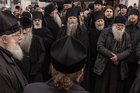 Жители российского города поместили портреты Пригожина возле незакрытых коллекторов